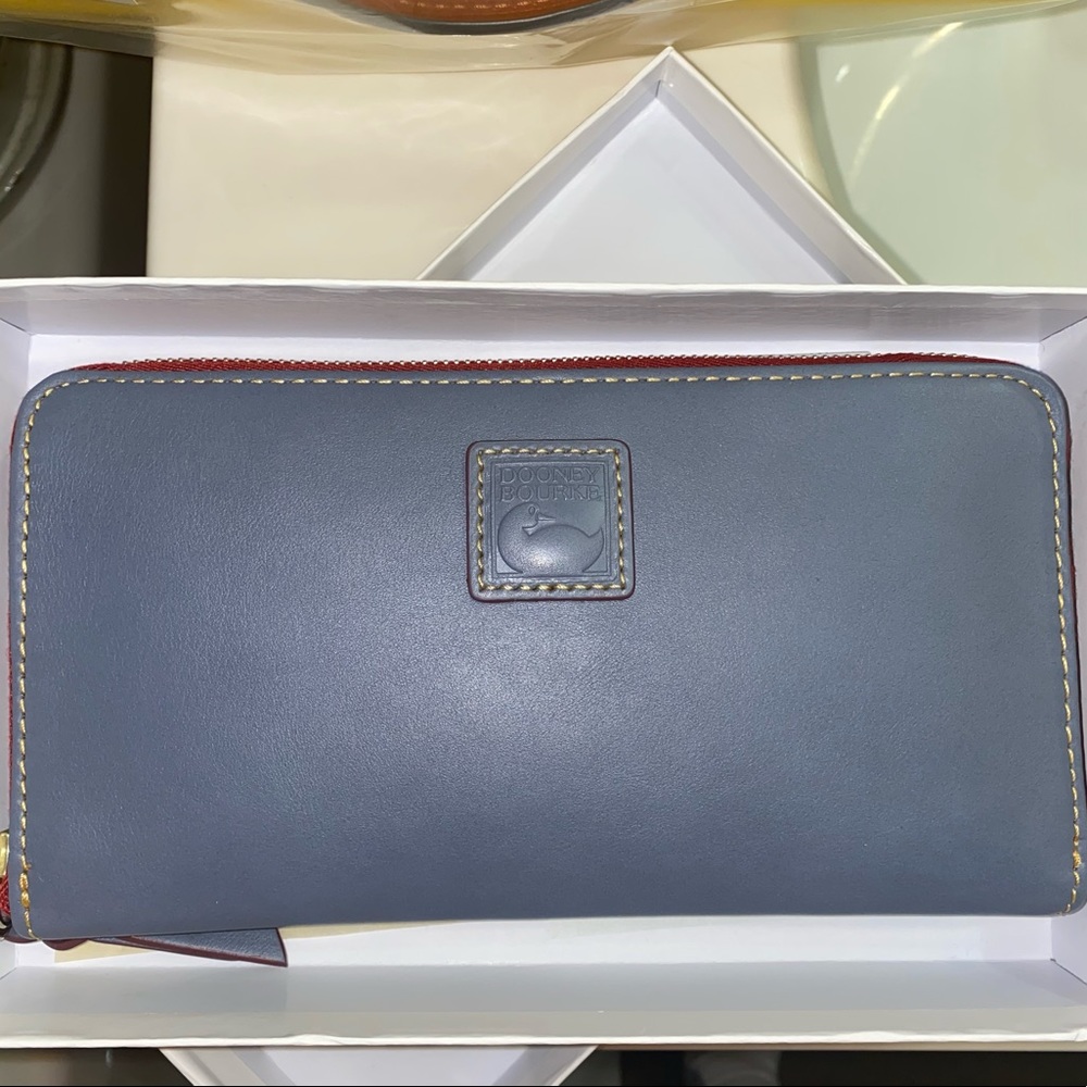 NWT Dooney & Bourke Large Florentine Wallet